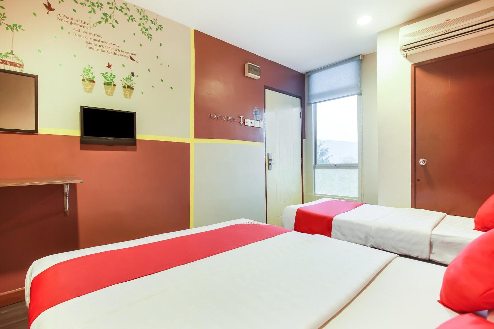 Oyo 90282泰姬酒店-7区 莎阿南 外观 照片
